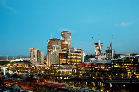 Cool And Unique Things To Do In Melbourne - Pubs Adelaide 2