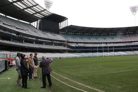 Full-Day Sports And Beer Tour Of Melbourne With Lunch - Pubs Adelaide 1